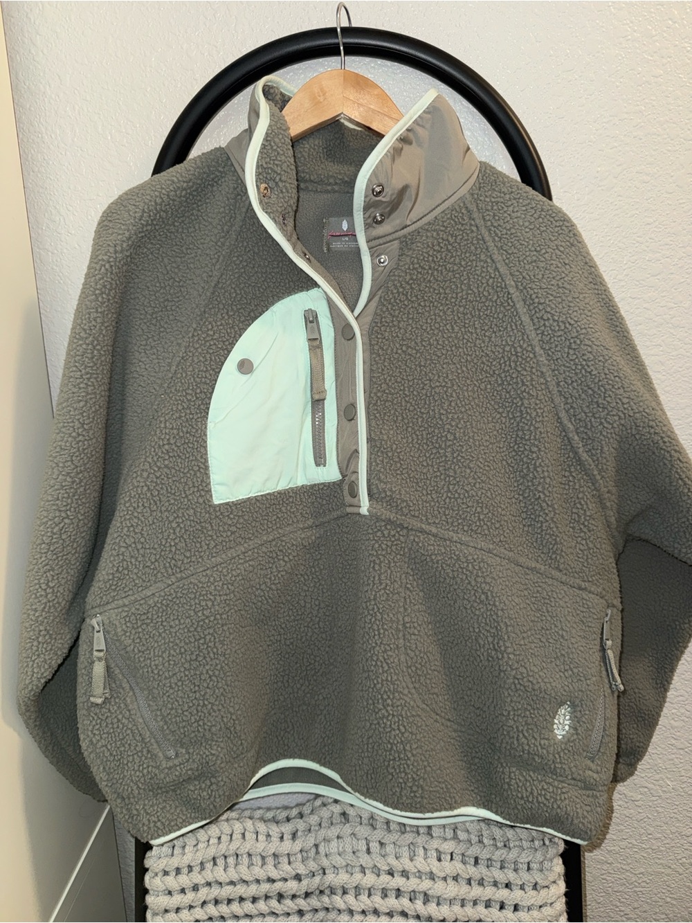 FP Movement Hit The Slopes Colorblock Pullover Jacket - Picture 5 of 10